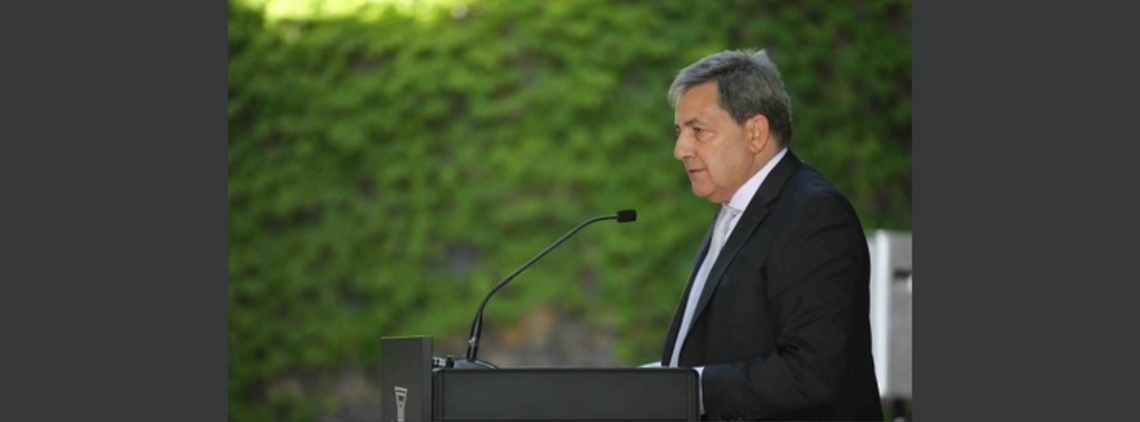 Fernando Gomes Re-elected President of the Portuguese FA content image